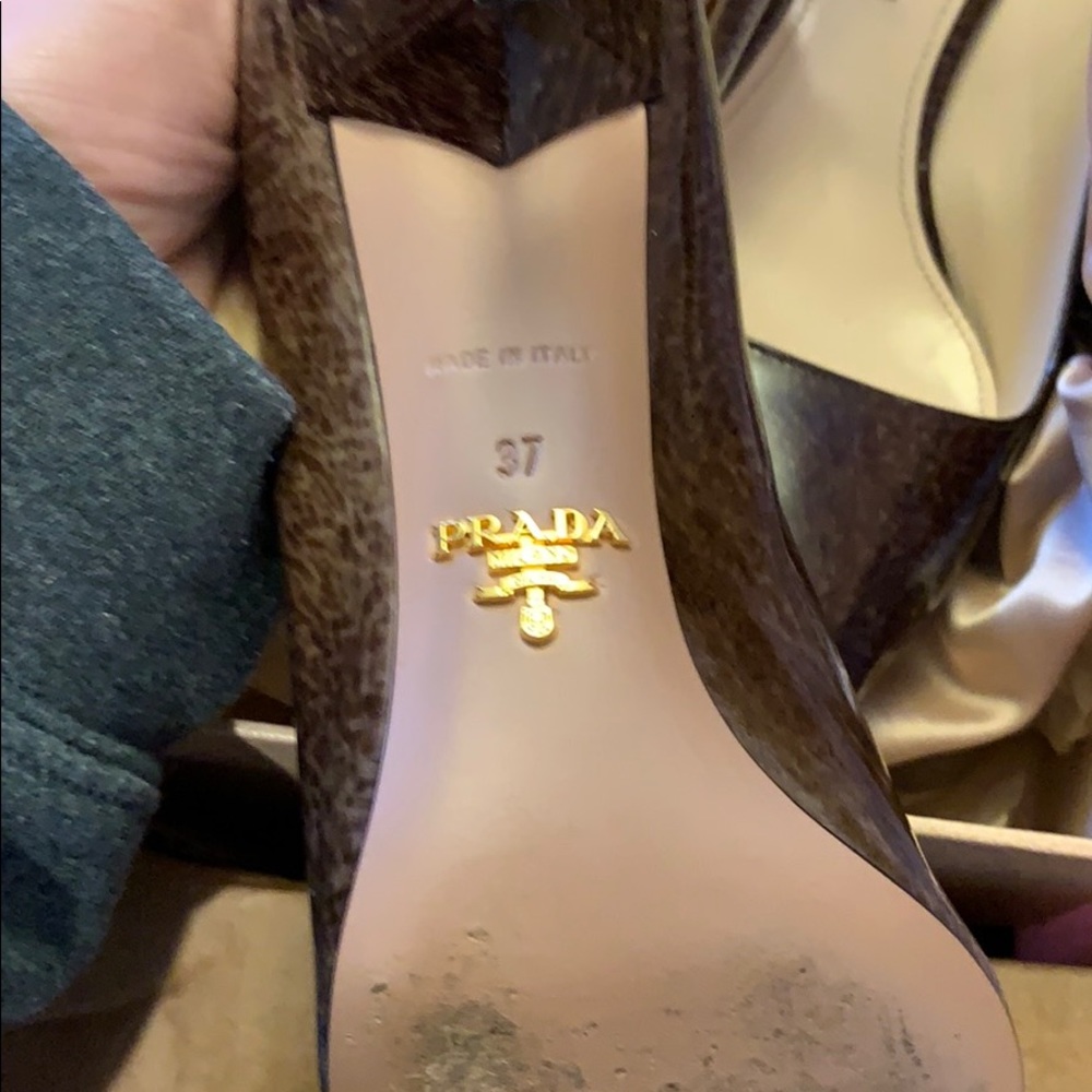 Prada patent leather heels - Picture 3 of 4